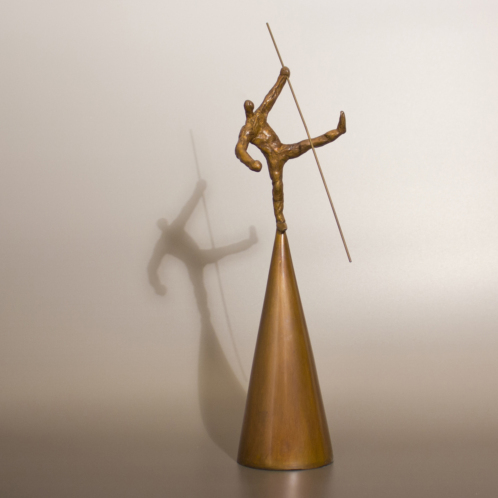 Neuenhausen_Balancing Act (Man) 16x5x11