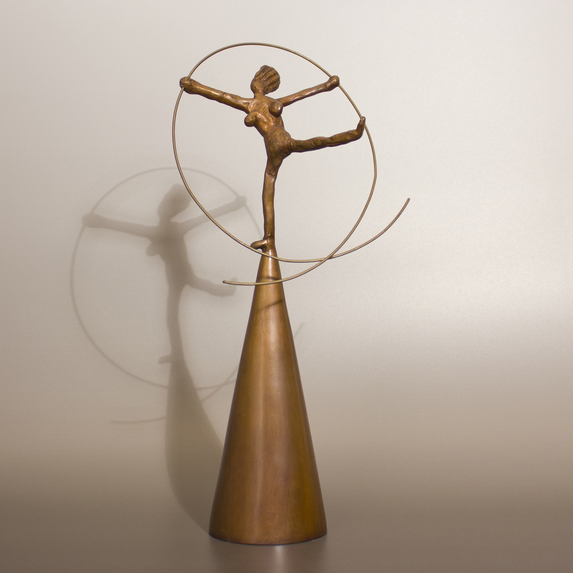 Neuenhausen_Balancing Act (Woman) 18x6x5 
