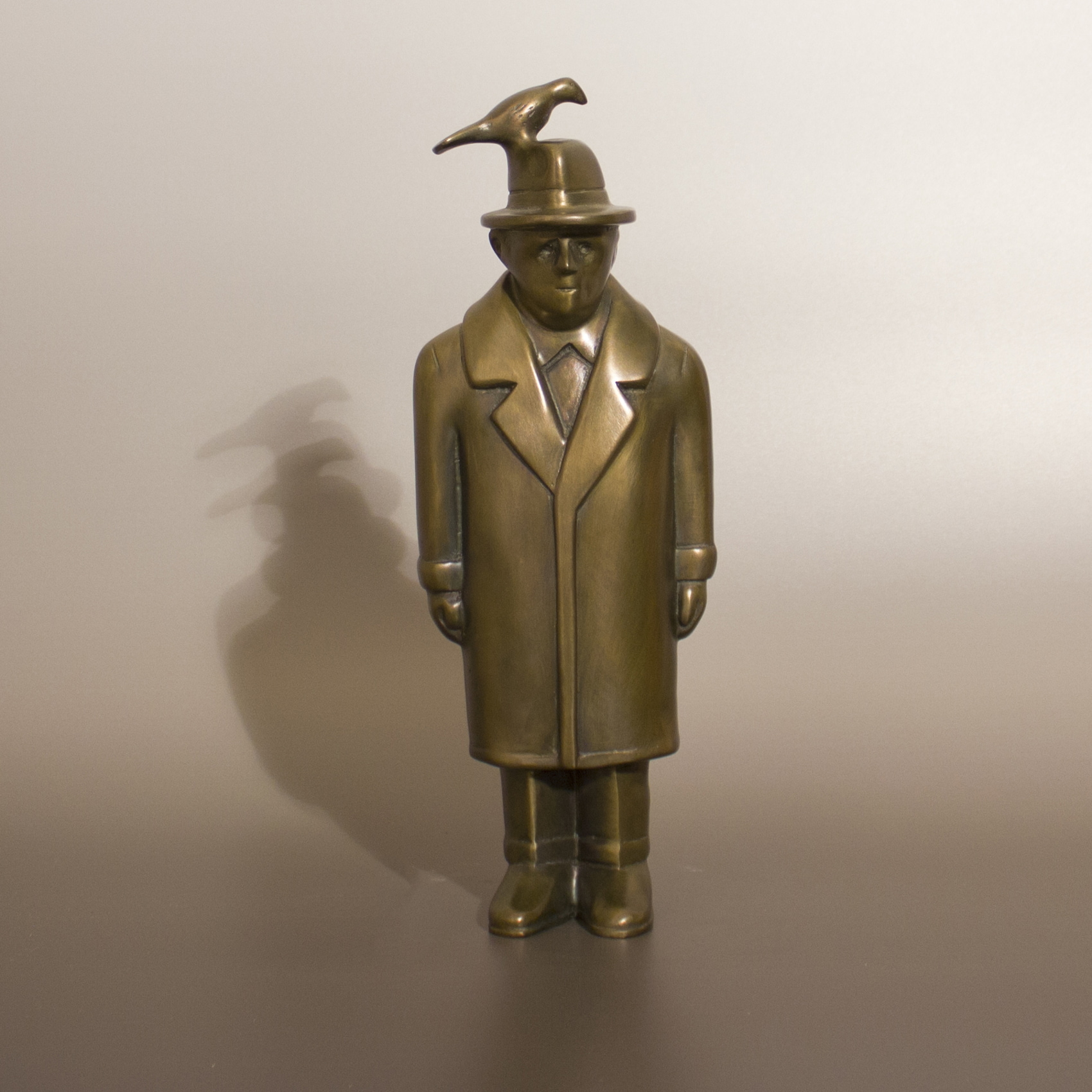 Neuenhausen_Man With Bird 12x4x3