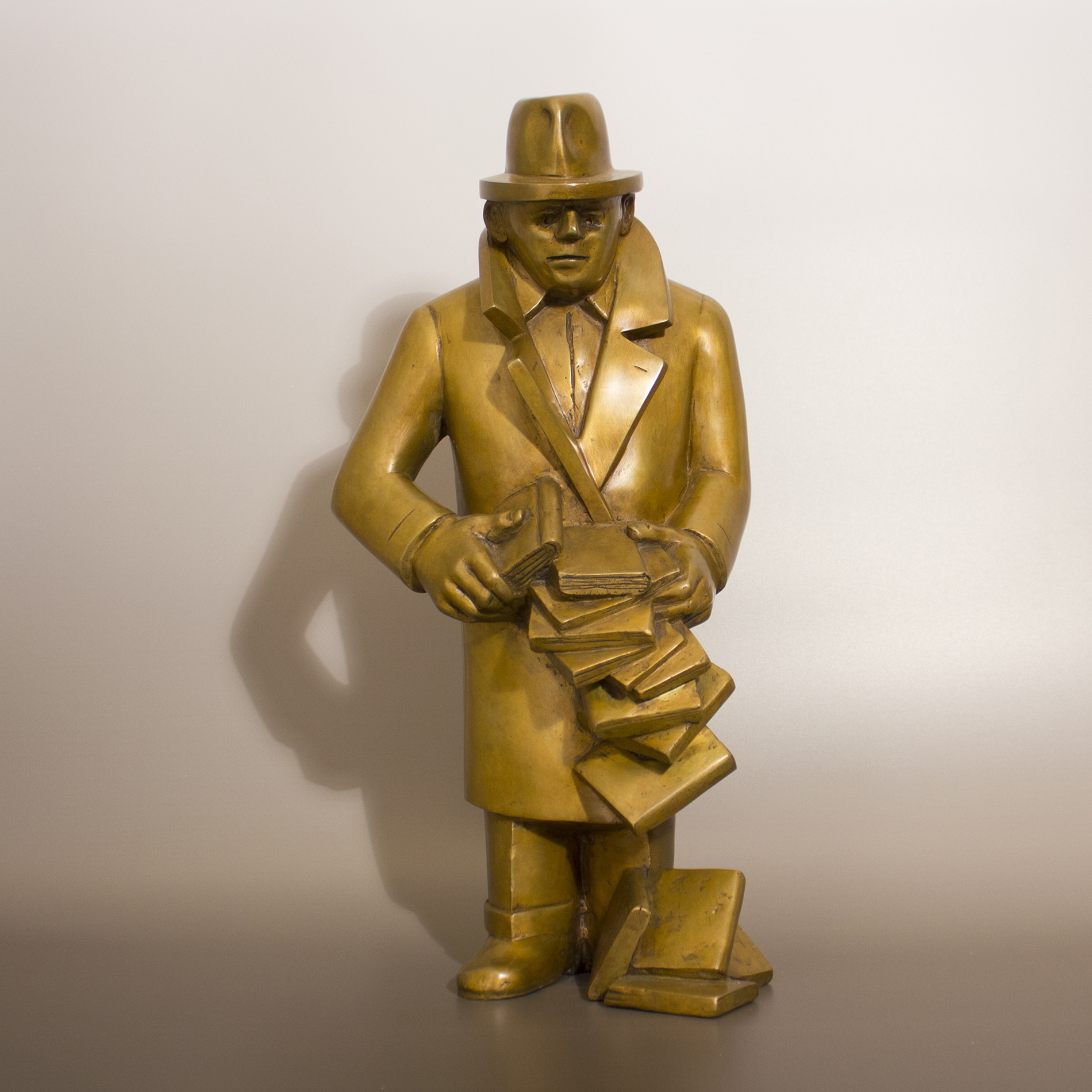 Neuenhausen_Man with Books II 19x9x7