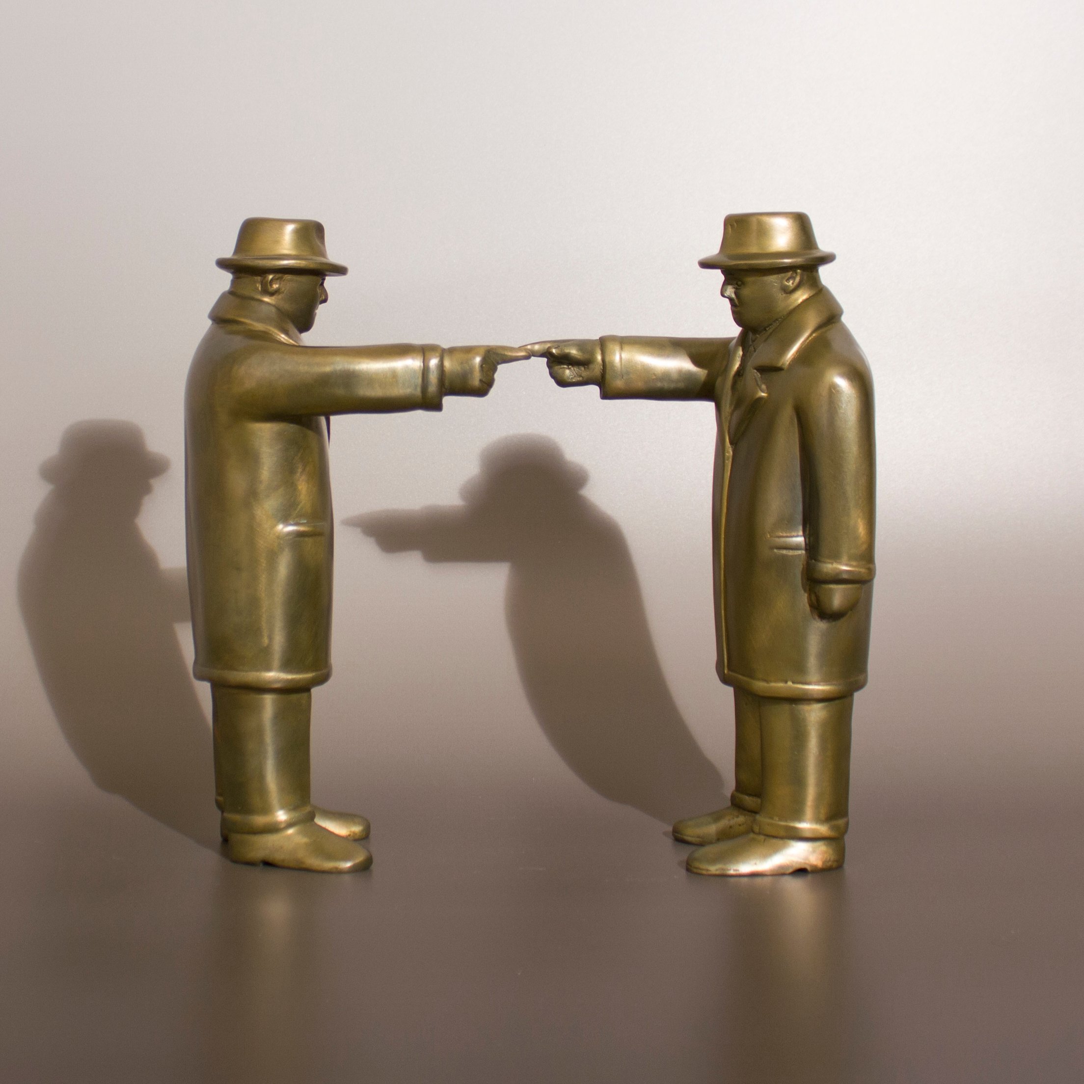 Neuenhausen_Two Men Pointing