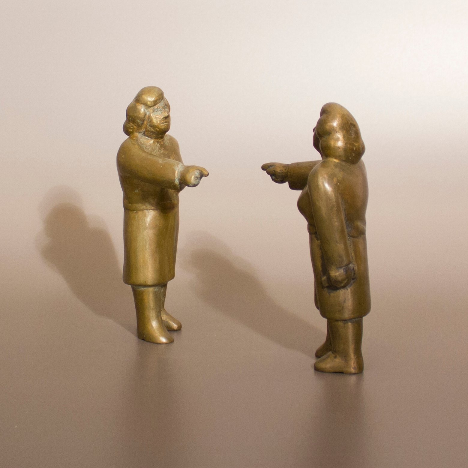 Neuenhausen_Two Women Pointing 6x6x3