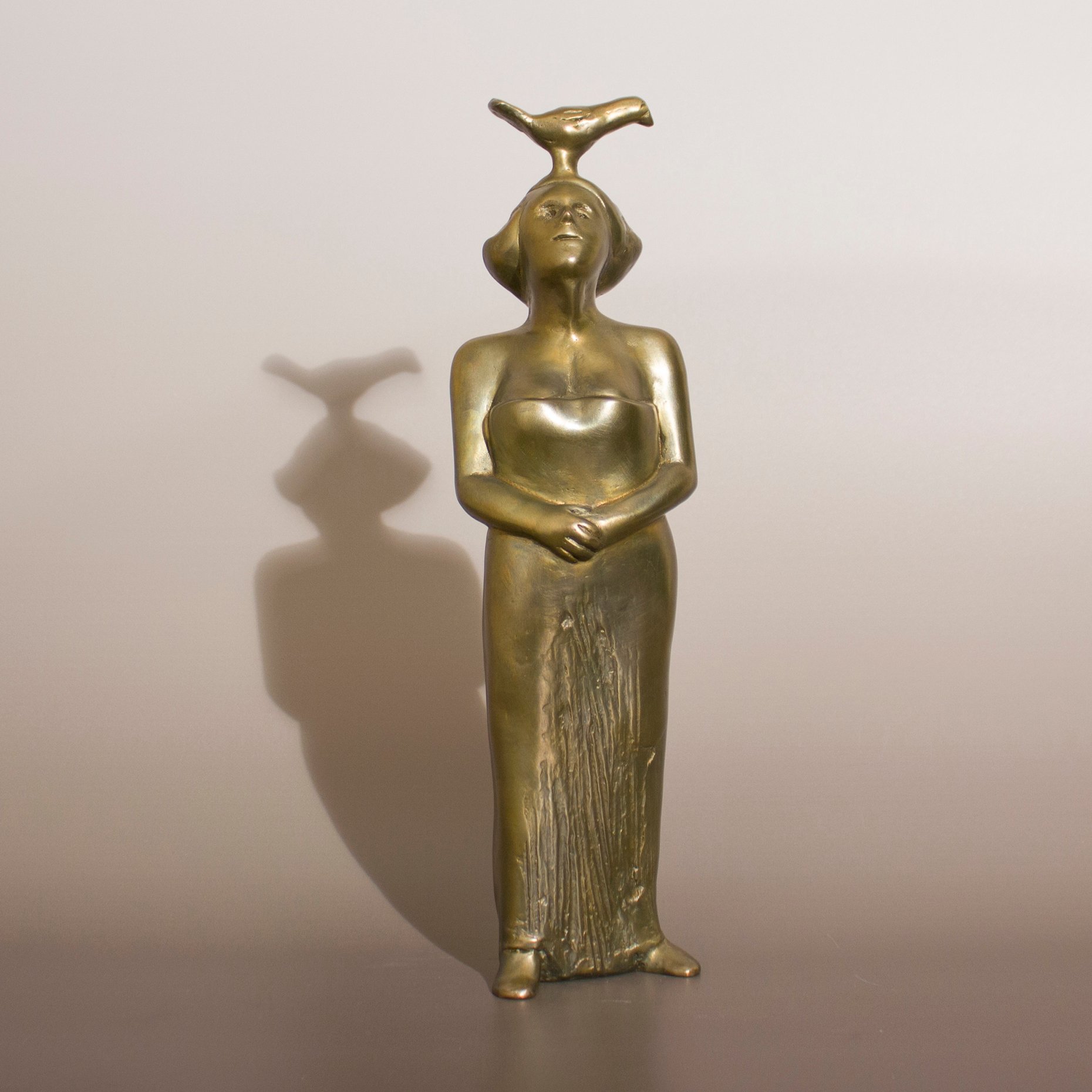Neuenhausen_Woman With Bird 12x4x3